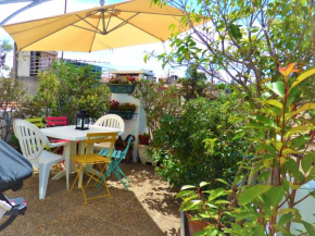 Terrasse avec vue sur le vieil Arles